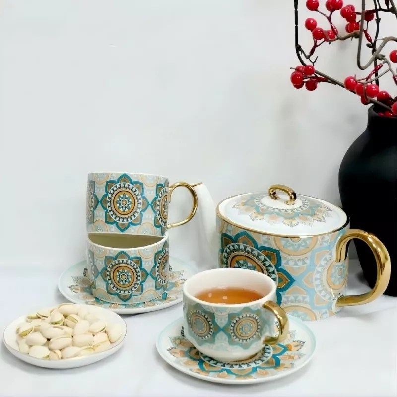 Kaffeegeschirr im böhmischen Stil
