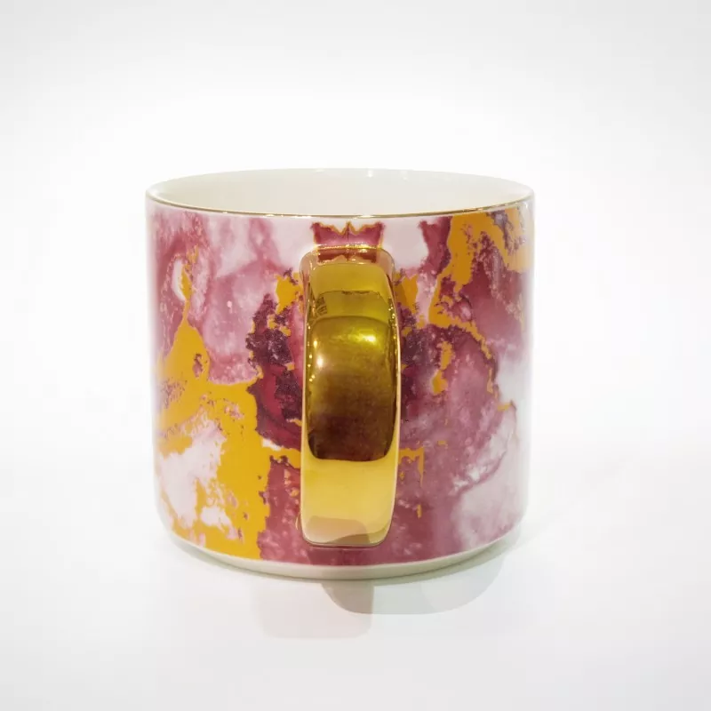Elegante Keramiktasse mit Marmormuster