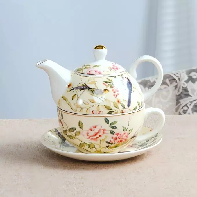 Enchanted Porcelain Cup Set With Teapot